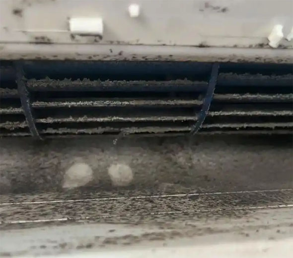 平原空调吹的风有股烧焦味是怎么回事